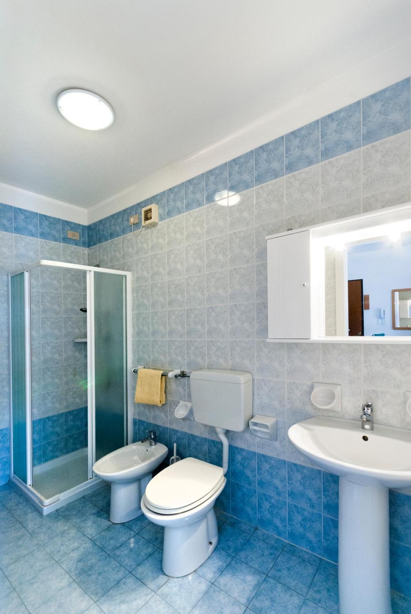 Residence Cristoforo Colombo Caorle Buitenkant foto