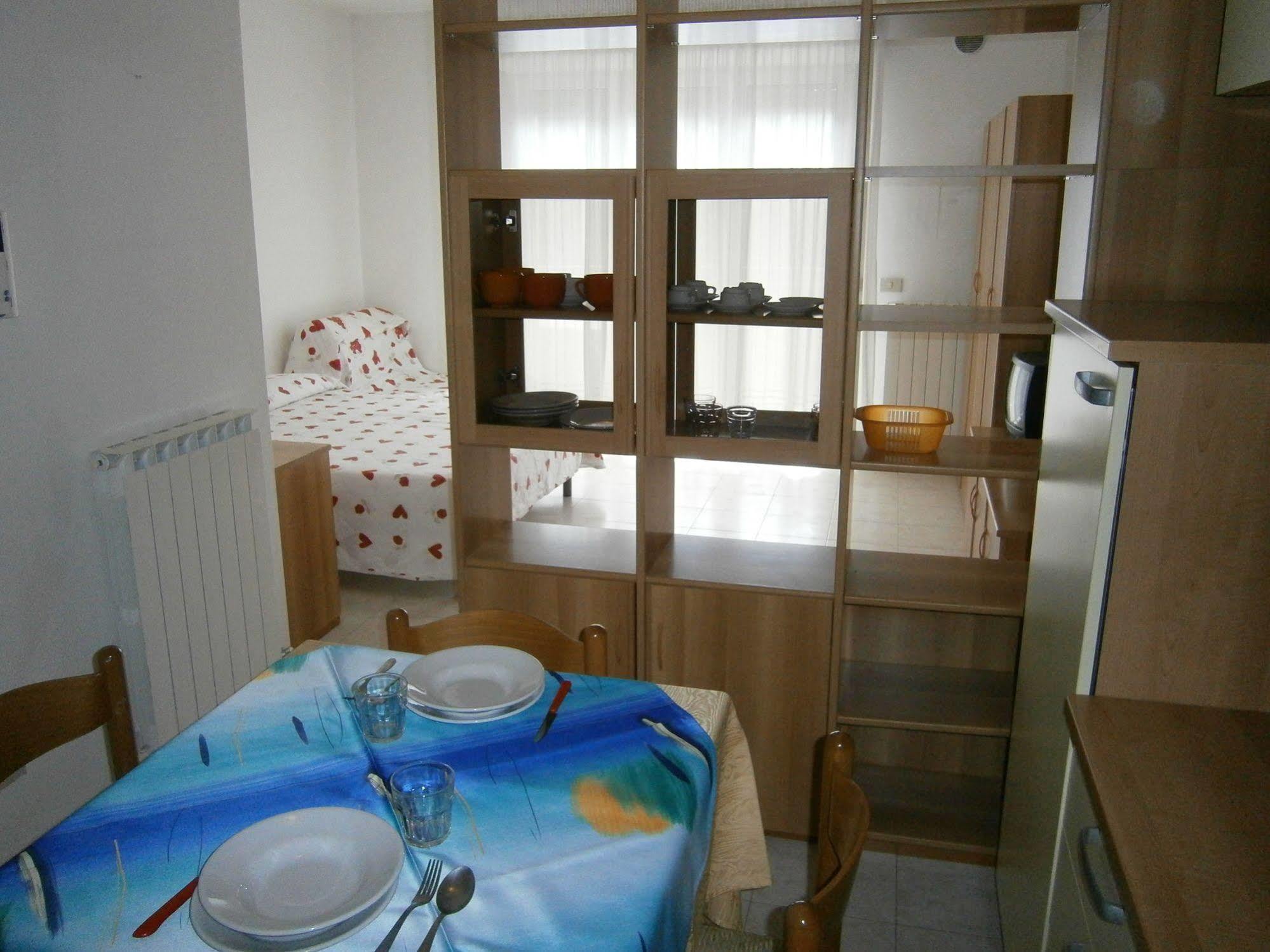 Residence Cristoforo Colombo Caorle Buitenkant foto